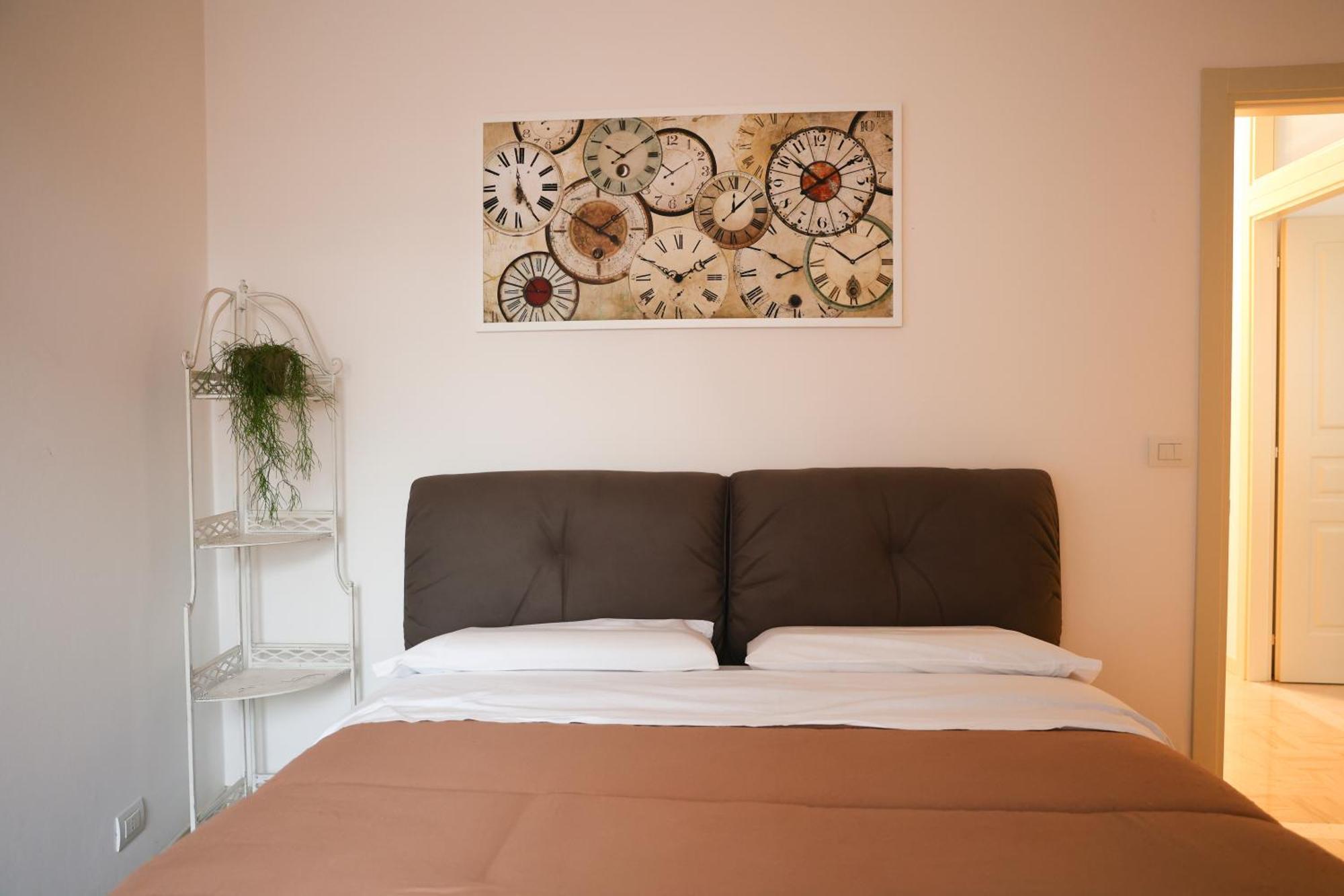 Blancohouse - Berto Luxury Rimini Centro Storico Apartment Luaran gambar