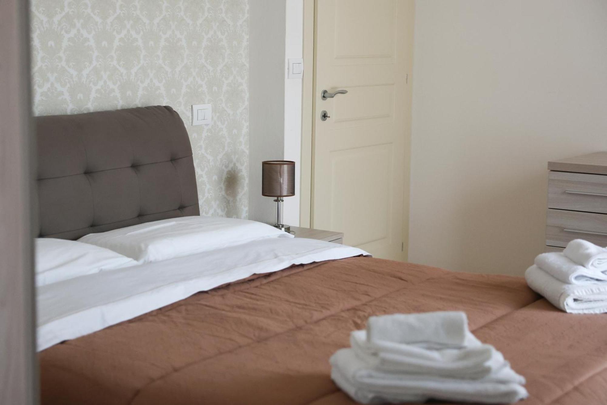 Blancohouse - Berto Luxury Rimini Centro Storico Apartment Luaran gambar