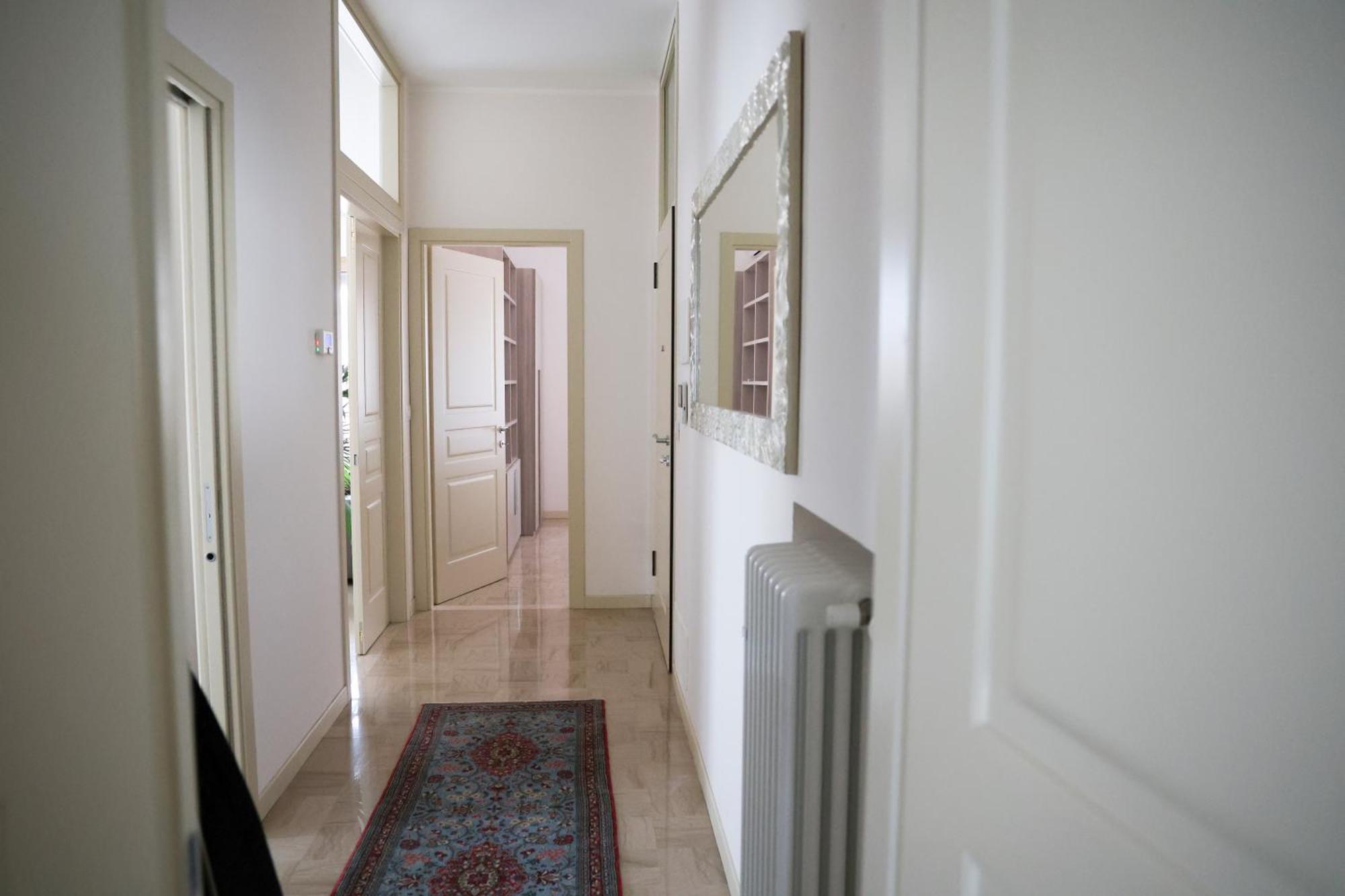 Blancohouse - Berto Luxury Rimini Centro Storico Apartment Luaran gambar