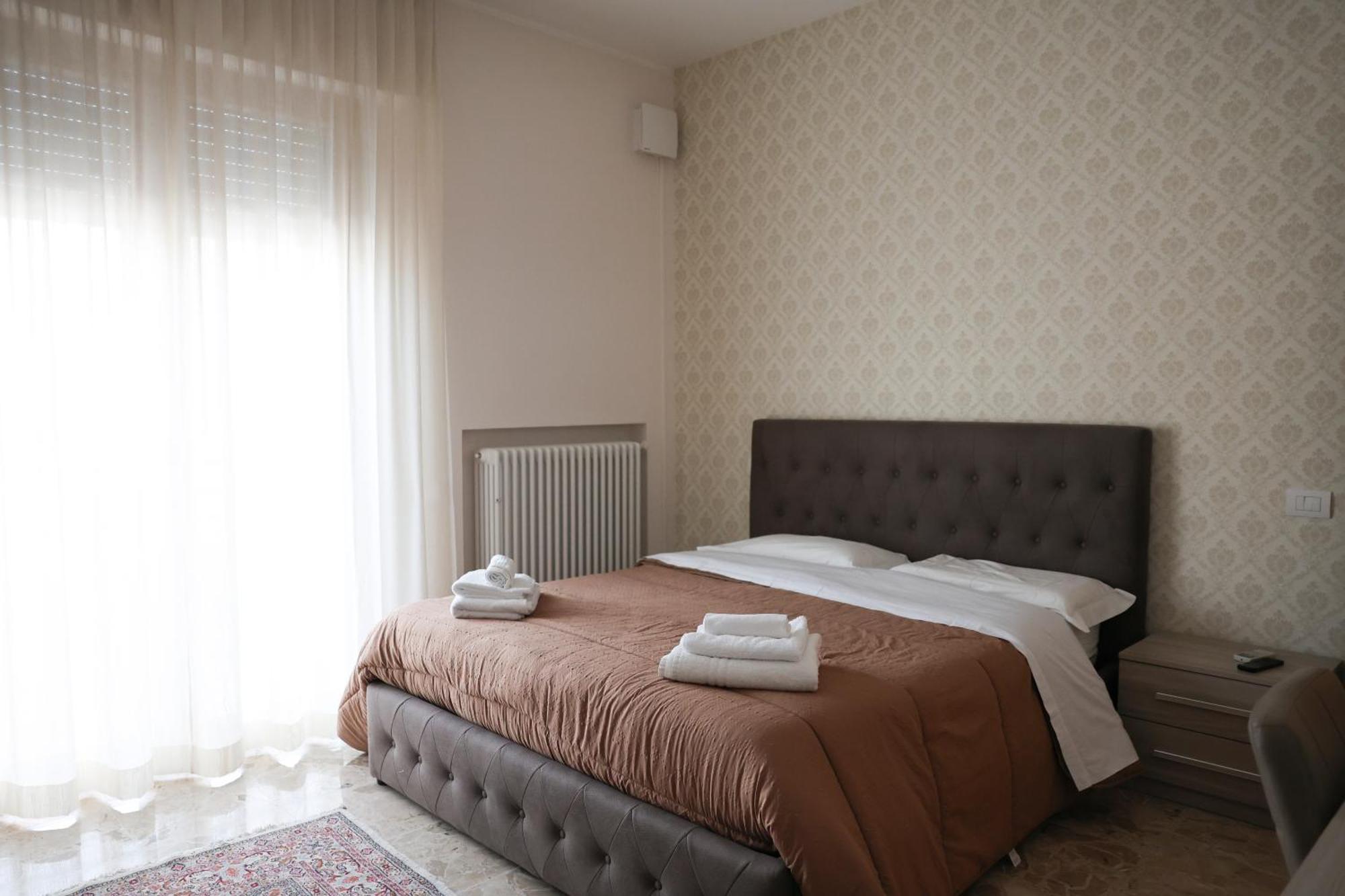 Blancohouse - Berto Luxury Rimini Centro Storico Apartment Luaran gambar