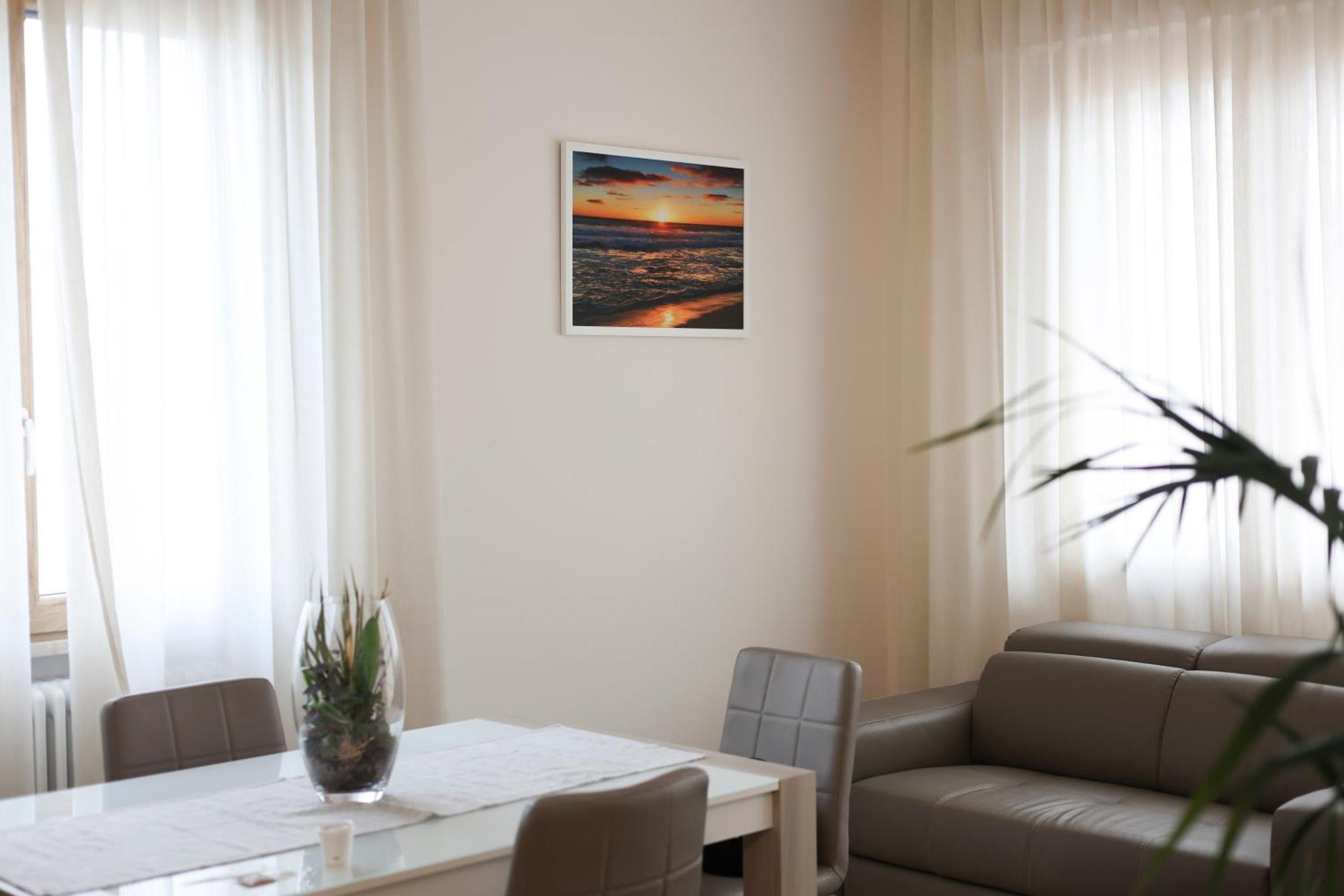 Blancohouse - Berto Luxury Rimini Centro Storico Apartment Luaran gambar