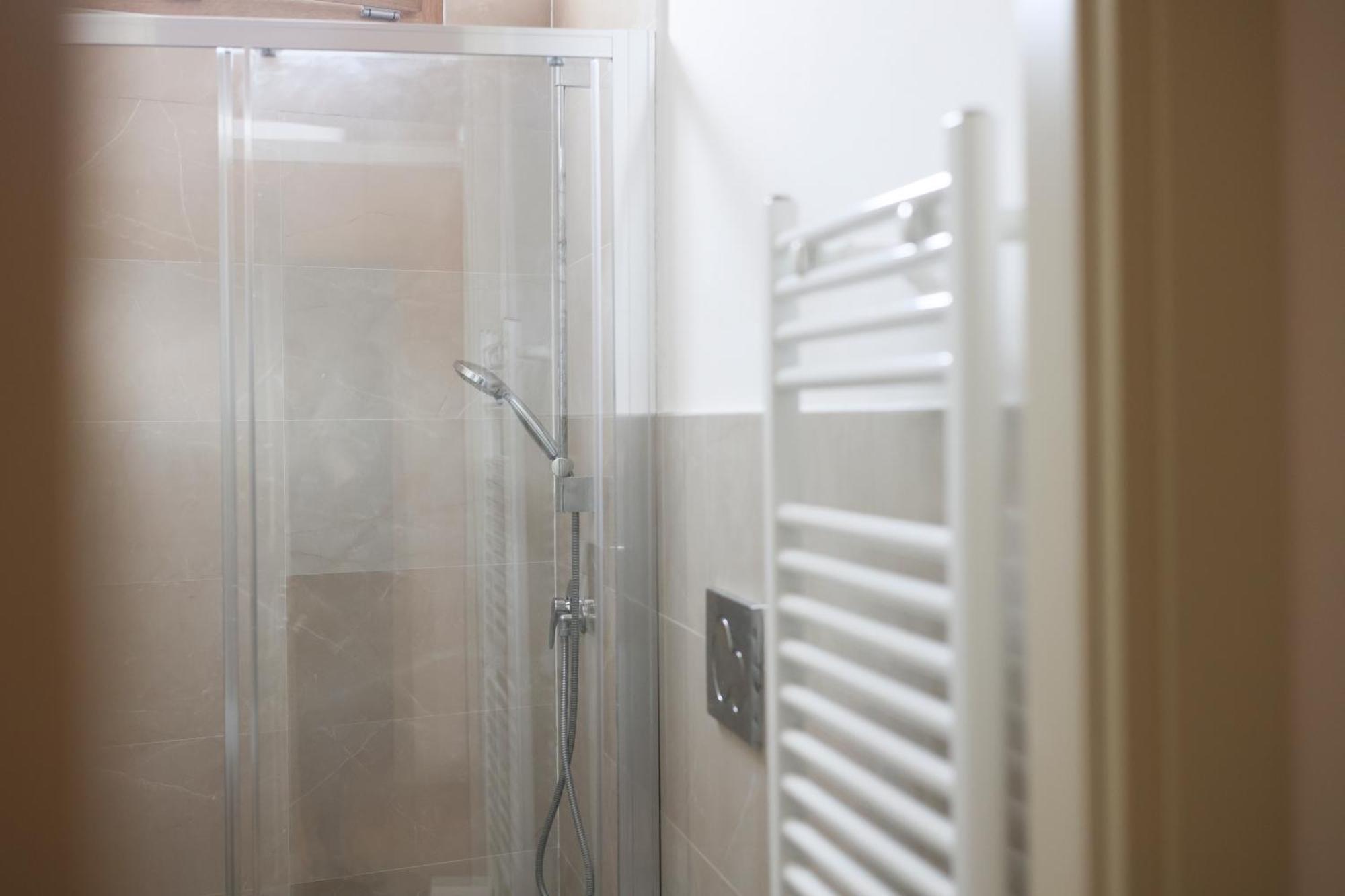 Blancohouse - Berto Luxury Rimini Centro Storico Apartment Luaran gambar